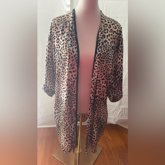 Victoria's Secret Black and Tan Robe with Leopard Print - Picture 1 of 5